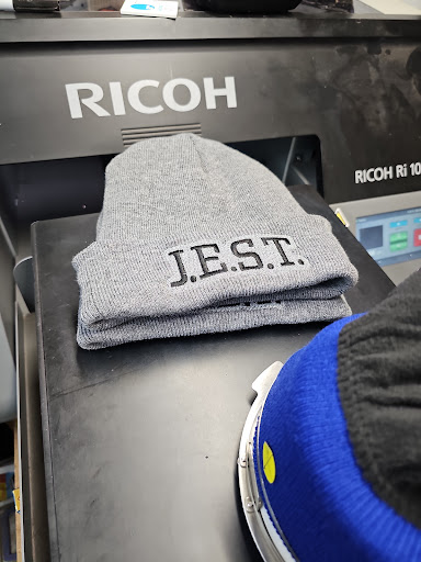 Tieton custom embroidery and prints - Thumbnail