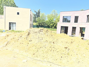 Photo n°24 de ETS KB - LOCATION DE MINI PELLE - TERRASSEMENTS - AMÉNAGEMENTS EXTÉRIEUR - DÉMOLITION à Les Clayes-sous-Bois (Service d'assainissement)