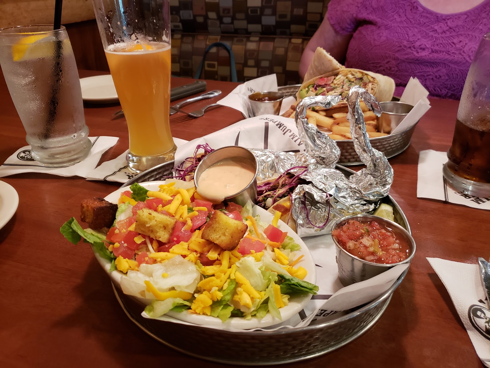 Tripify Claim Jumper Restaurants, California