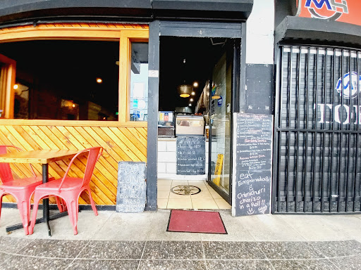 Peter & Tony’s Cafe Logo