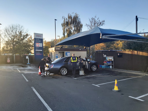 Waves Hand Car Wash Twickenham - Thumbnail