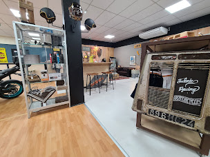 Photo n°2 de TECHNIC RACING à Vézac (Magasin de motos)