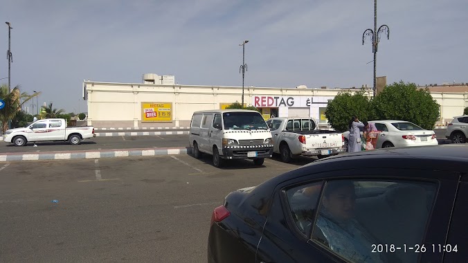 Lulu Hypermarket Car Parking Area, Author: Jaisan Michael