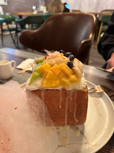 La Luna Tea and Dessert Bar photo