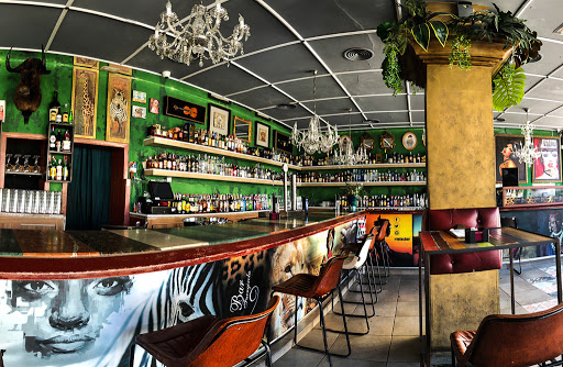 Lola's Bar