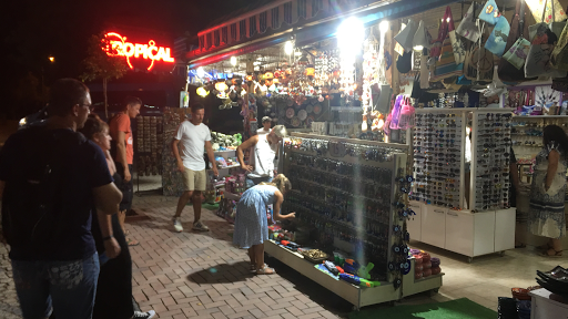 Tropical Giftshop&Souvenir