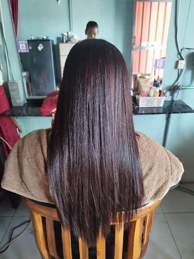 BLESSING SALON (depan parkiran dugapat)