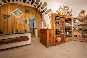 Photo n°13 de Cave Santa Lucia à Sainte-Lucie-de-Tallano (Magasin d'alimentation naturelle)