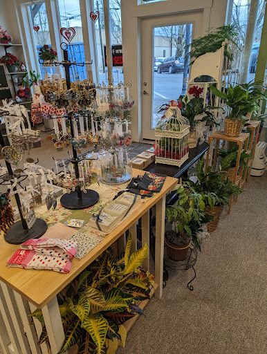 Heartstrings Florists & Artisans LLC