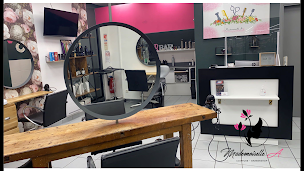 Photo n°3 de Mademoiselle a coiffure barbershop à Lunéville (Salon de coiffure)