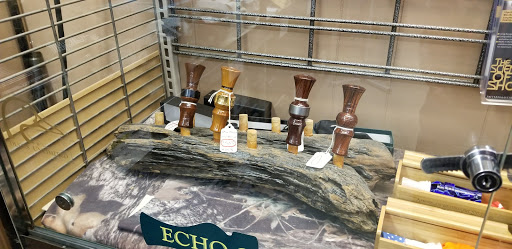 Macks Hardware - Visual