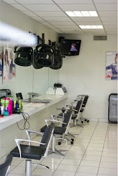 Photo n°19 de Chic Choc Coiffure Esthétique à Inzinzac-Lochrist (Institut de beauté)