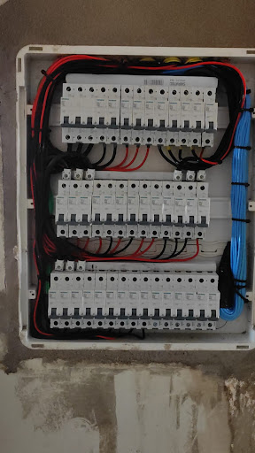 Alvaro Henrique Eletricista. E especialista em automação Alexa