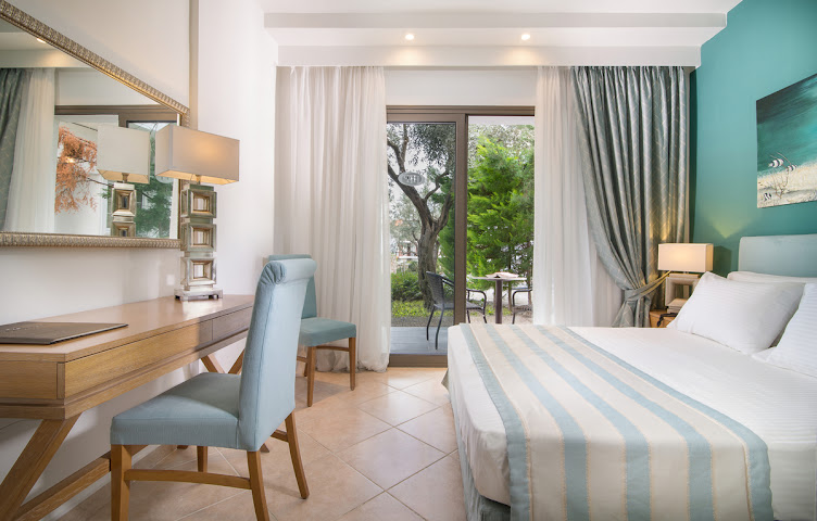 Flegra Palace by null