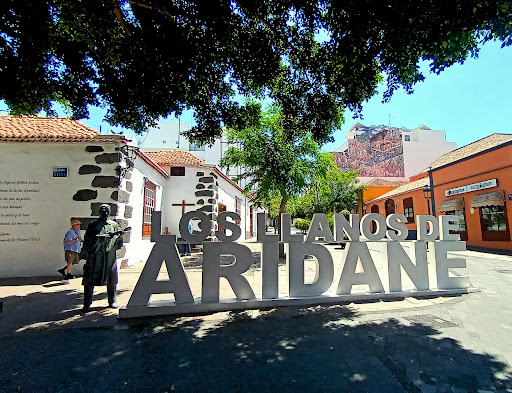 Schriftzug "Los Llanos de Aridane" Gallery - Spain