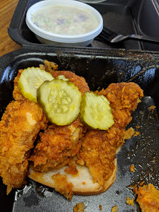 Louie's Hot Chicken & Barbecue photo