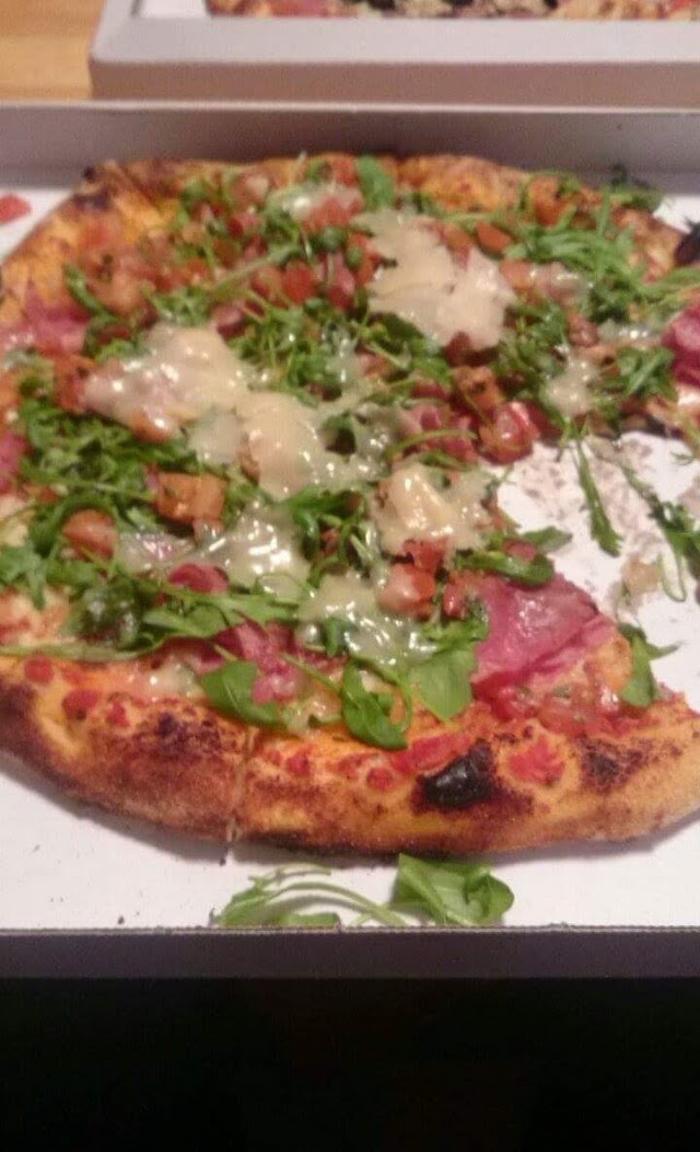 Pizzeria "Viale Montaperto"