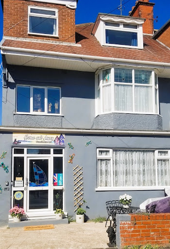 Home and Away Guesthouse