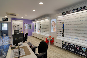 Photo n°12 de Opticien Aizenay - Optic 2000 - Résidence Saint Exupéry à Aizenay (Magasin de lunettes de soleil)