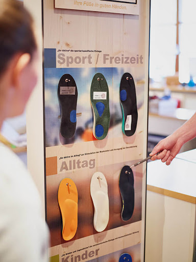 Foot and shoe E. K. - Thumbnail