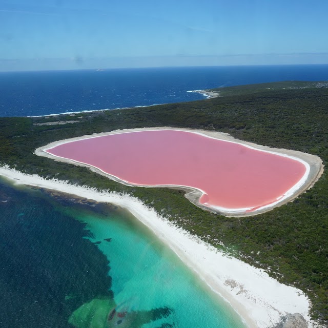 Lake Hillier