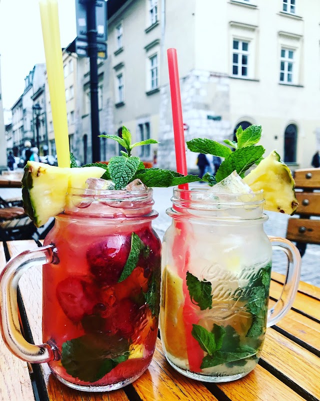 Tomasza 20 Resto Bar