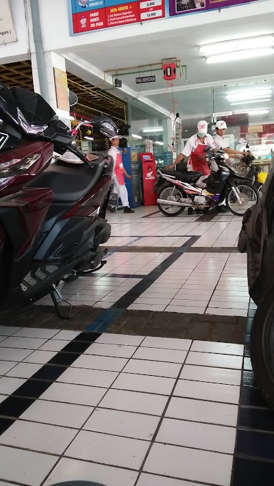 Photos of Astra Motor Siliwangi