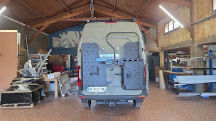 Photo n°4 de CARAPACE - Aménagement véhicules utilitaires et de loisirs à Saint-Hilaire-de-Chaléons (Magasin d'accessoires pour poids lourds)