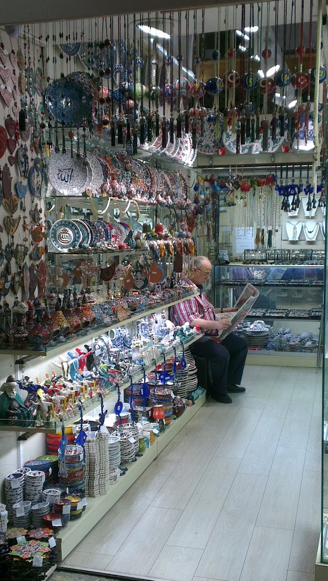 Kapalıçarşı Mercan Kapısı