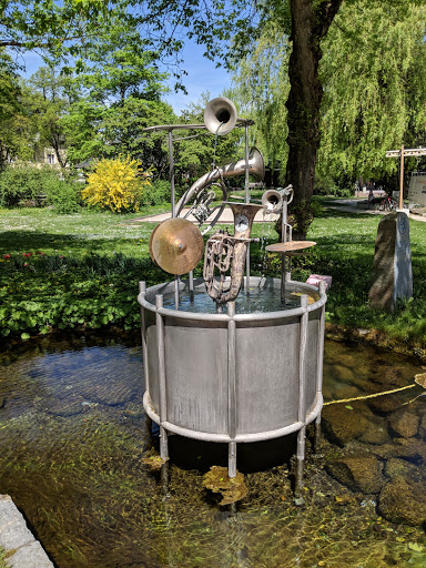 Park mit Wasserlauf - Thumbnail