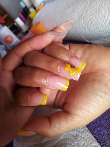 Denisse nails - Thumbnail