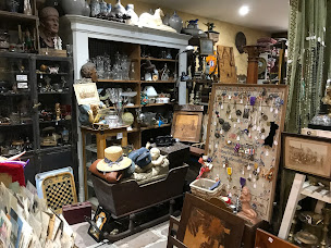 Photo n°22 de Witt Claude Poteries Cadeaux Brocante à Riquewihr (Magasin d'antiquités)