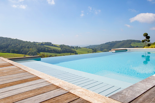 Photo de Peguet Piscines et Jardins / l'esprit piscine