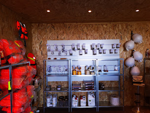 Photo n°2 de Spritzshop Accastillage à Epagny Metz-Tessy (Fournisseur d'accessoires pour bateaux)