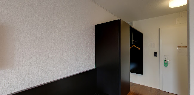 HOTEL illuster - Urban & Local