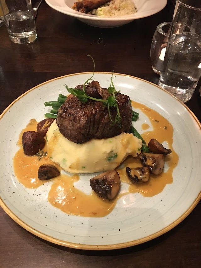 Mc Hugh's Wine & Dine Restaurant, Raheny