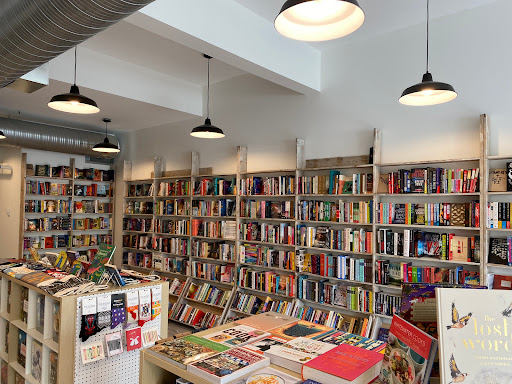 Margins Bookstore - Visual