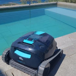 Photo n°5 de Bell'eau Fontaines pisciniste et magasin de produits et équipements pour piscine & spa - Cap Corse à Rogliano (Piscine extérieure)