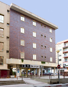 Hotel NH Sport C. del Moncayo, 5, Delicias, 50010 Zaragoza, España