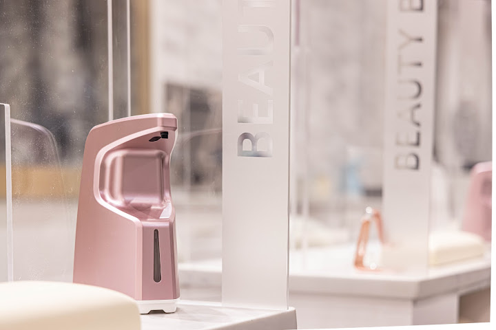 Beauty Box Nails and Spa by null