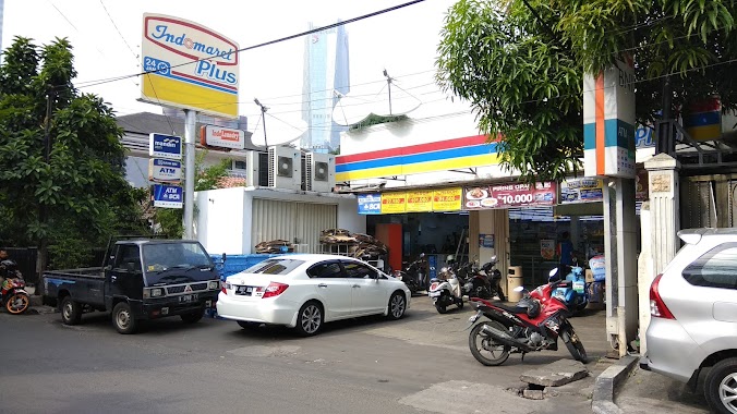 Indomaret Guru Mughni, Author: Boy TV