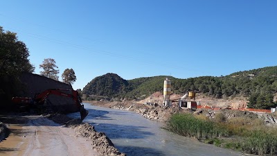 Şht. J. Kur. Kd. Bnb. Ayhan Bozpınar Halı Saha Tesisleri