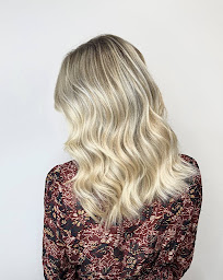 Photo n°3 de Reflet d'Art Coiffeur Dijon Coloriste Féminin/Masculin à Dijon (Salon de coiffure)