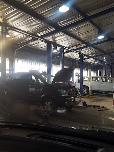 Photos of Meyers Motors Workshop