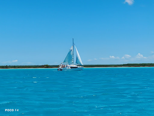 Amir AdvenTours Bacalar