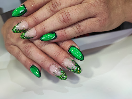 Bei Melly / Friseur - Fingernagel Fachstudio Melany Büttner - Thumbnail