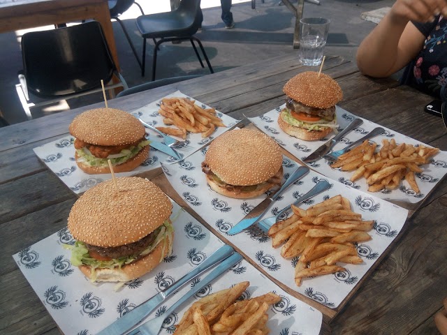 Three Feathers Diner