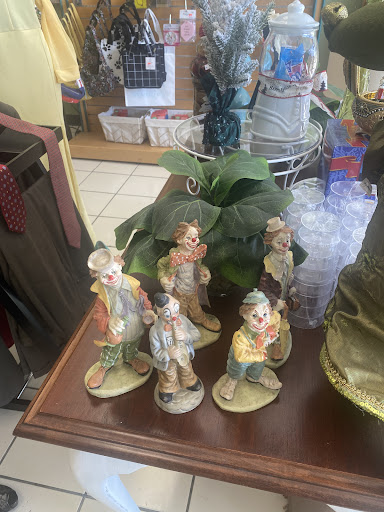 New 2U Resale Shop - Thumbnail