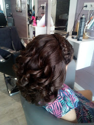 Photo n°3 de Essentiellement Vous: Coiffure et Espace bien-être à Moffans-et-Vacheresse (Barbier)