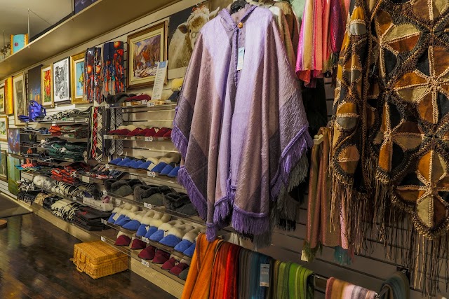 ImpresArts Boutique cadeaux du Vieux Montréal.